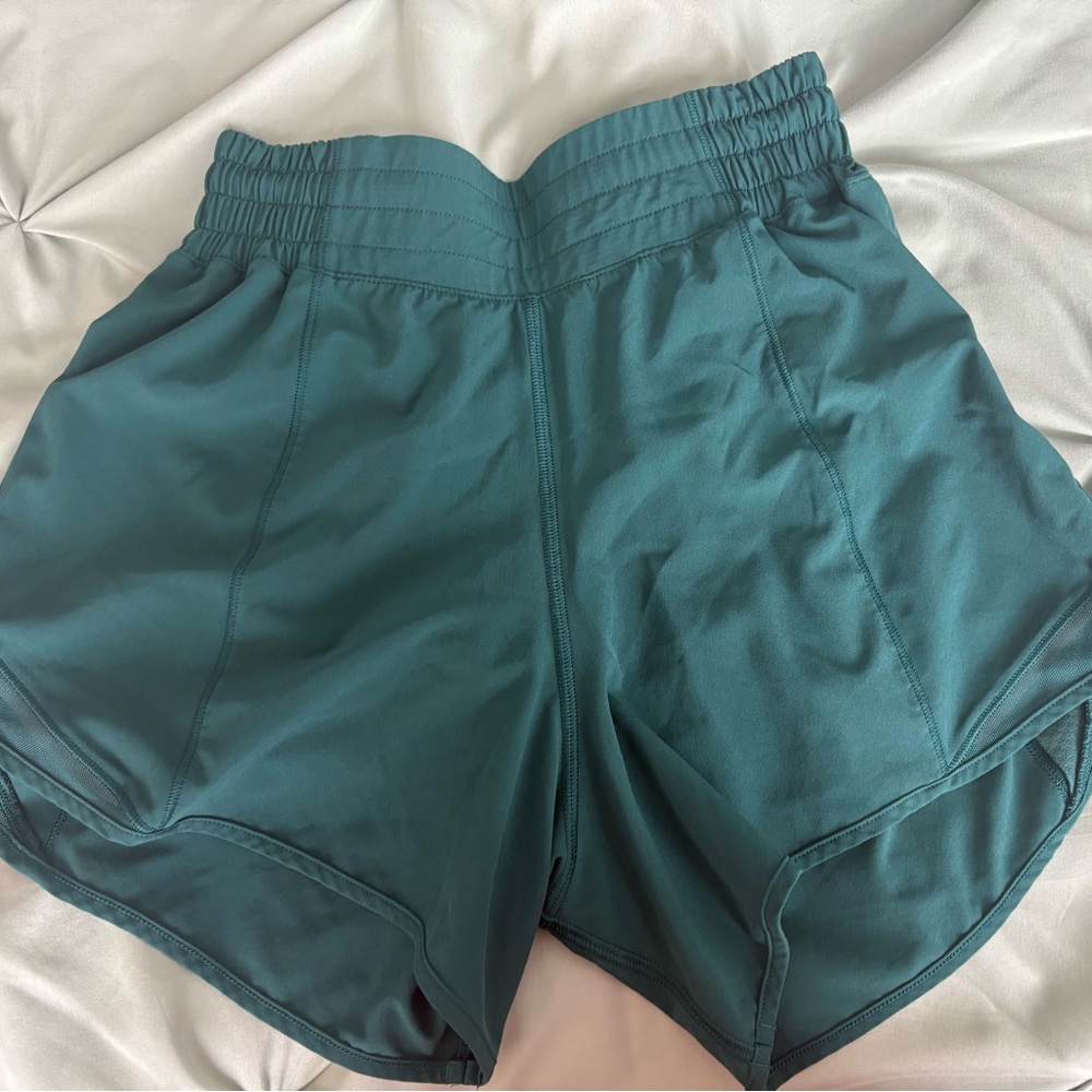 Lululemon Athletica Green Athletic Shorts Lightweight Moisture-Wicking